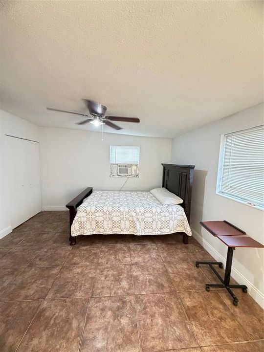 En Venta: $215,000 (2 camas, 2 baños, 952 Pies cuadrados)