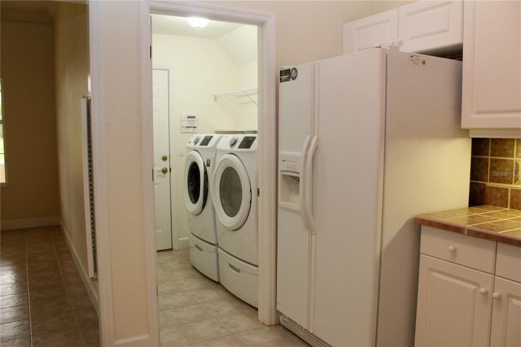 En Venta: $600,000 (3 camas, 2 baños, 2453 Pies cuadrados)
