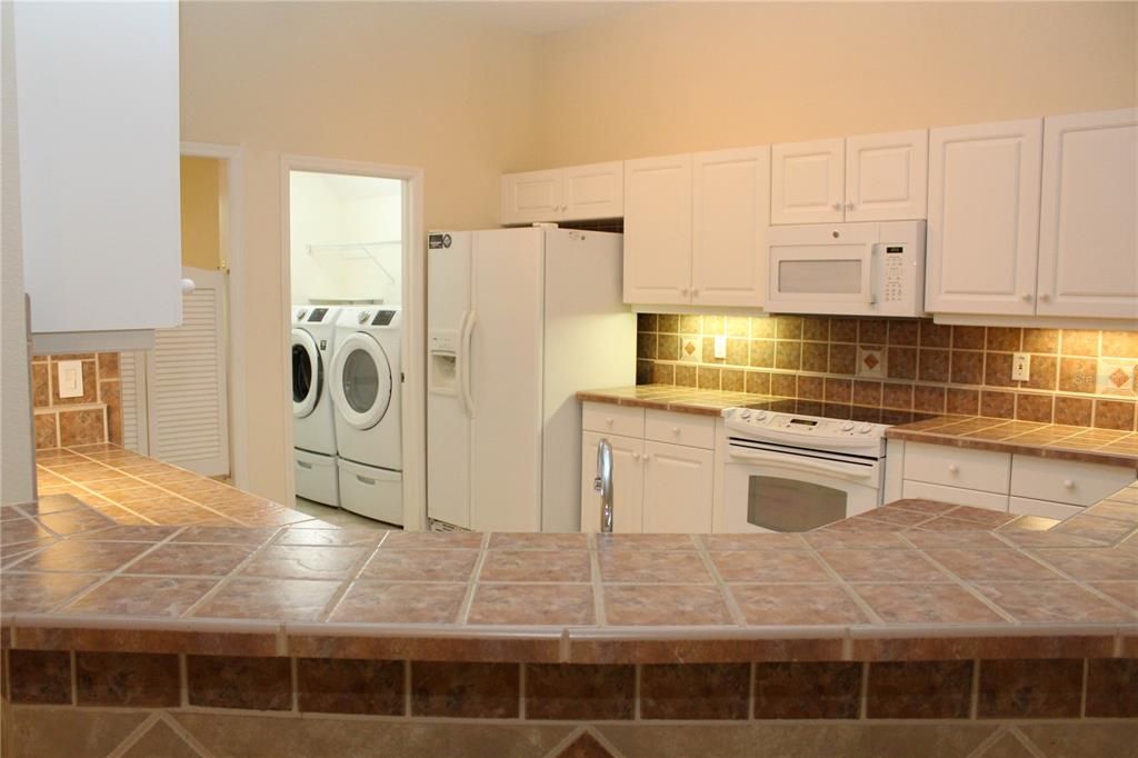 En Venta: $600,000 (3 camas, 2 baños, 2453 Pies cuadrados)