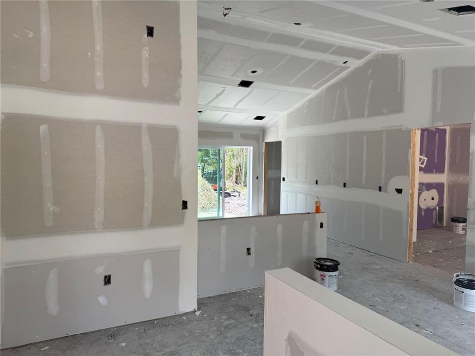 For Sale: $269,900 (3 beds, 2 baths, 1098 Square Feet)