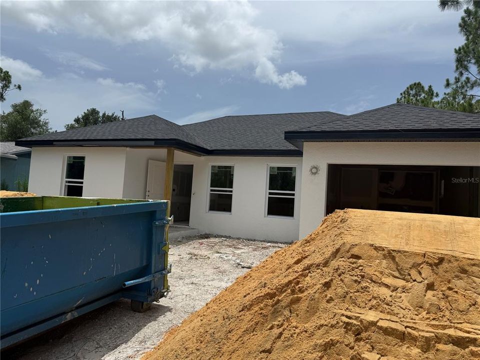 For Sale: $269,900 (3 beds, 2 baths, 1098 Square Feet)