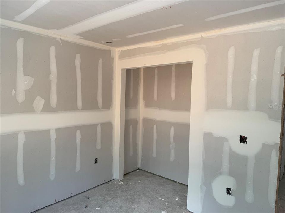 For Sale: $269,900 (3 beds, 2 baths, 1098 Square Feet)