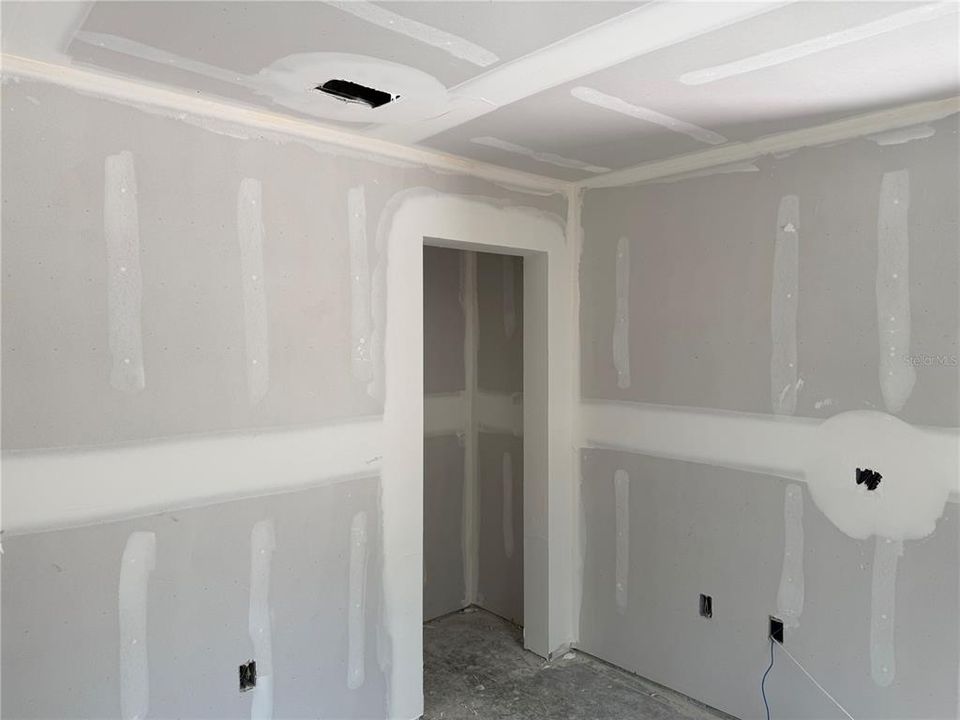 For Sale: $269,900 (3 beds, 2 baths, 1098 Square Feet)
