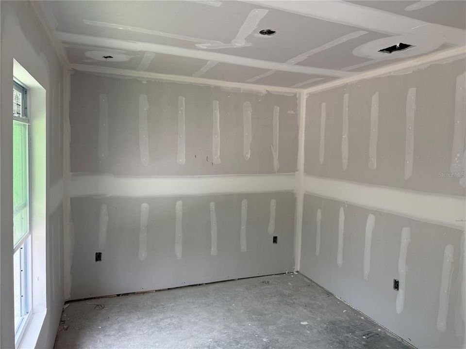 For Sale: $269,900 (3 beds, 2 baths, 1098 Square Feet)