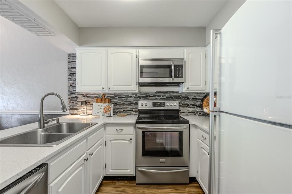 En Venta: $249,900 (2 camas, 2 baños, 1208 Pies cuadrados)