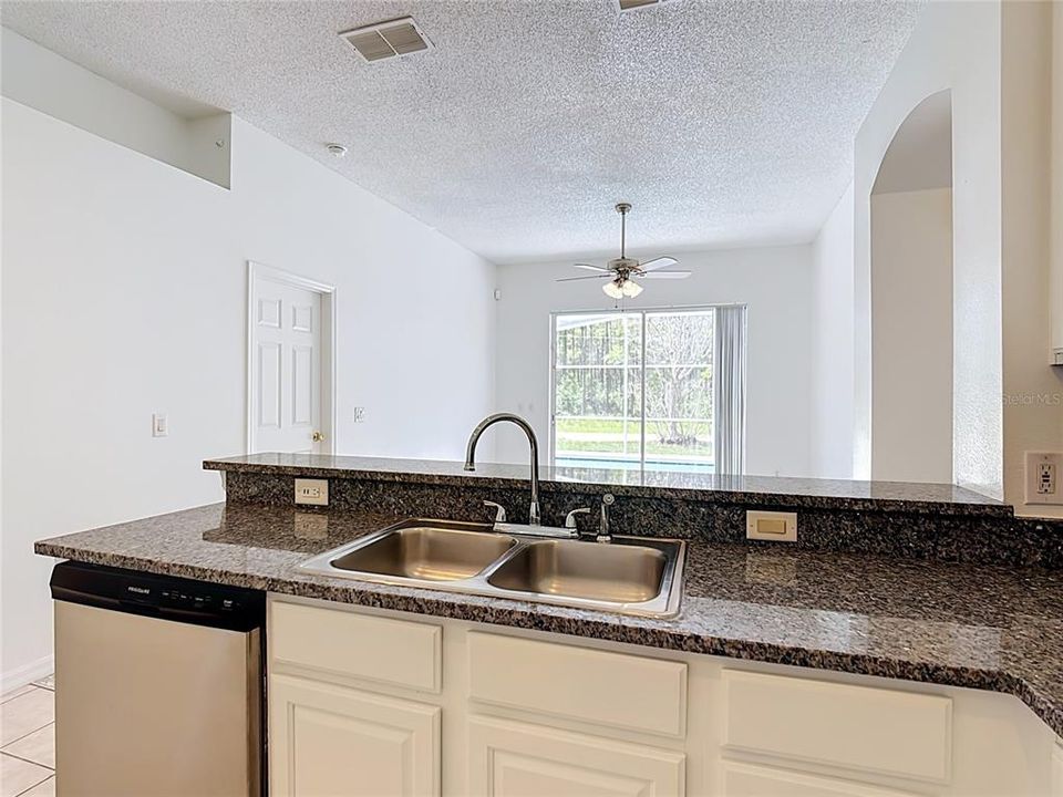 En Venta: $359,900 (3 camas, 2 baños, 1774 Pies cuadrados)