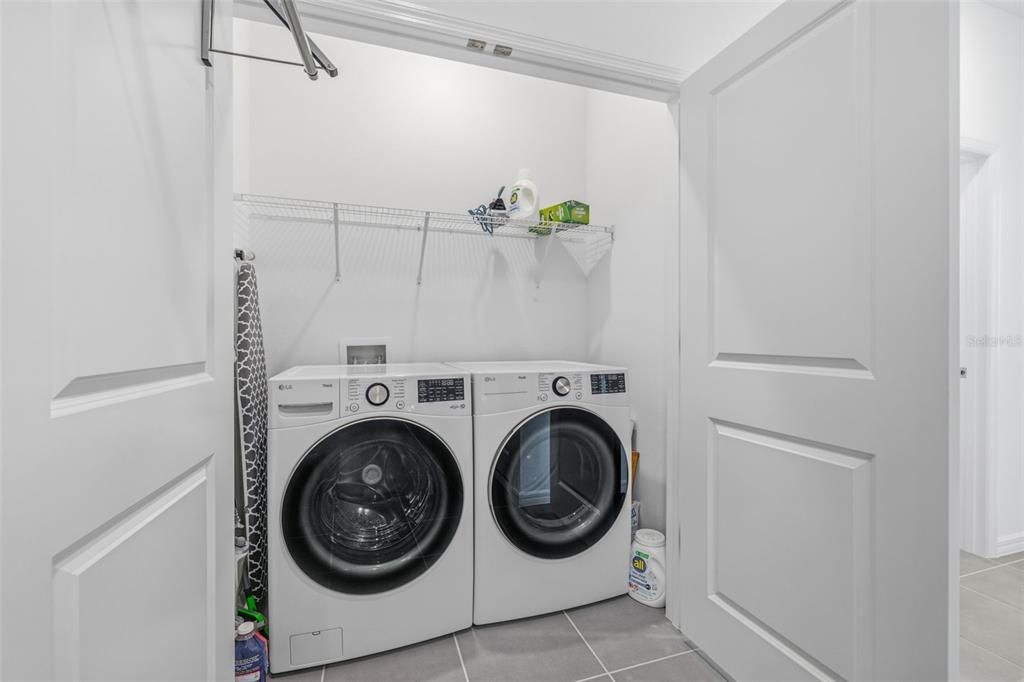 На продажу: $330,000 (3 спален, 2 ванн, 1565 Квадратных фут)
