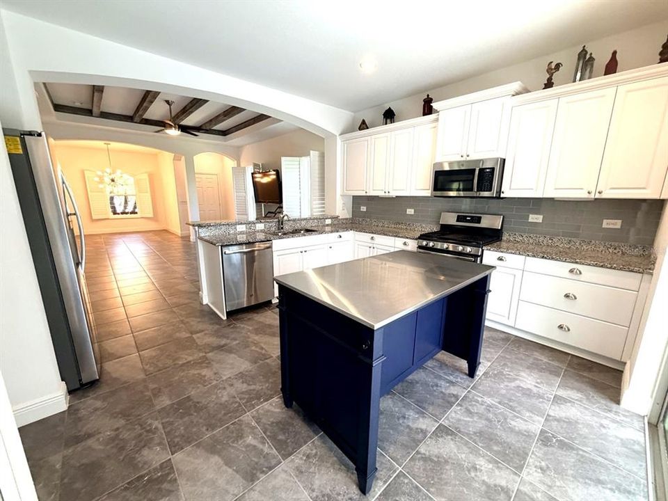 For Sale: $363,107 (3 beds, 2 baths, 1495 Square Feet)