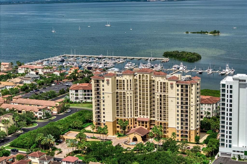Activo con contrato: $1,295,000 (3 camas, 2 baños, 2000 Pies cuadrados)