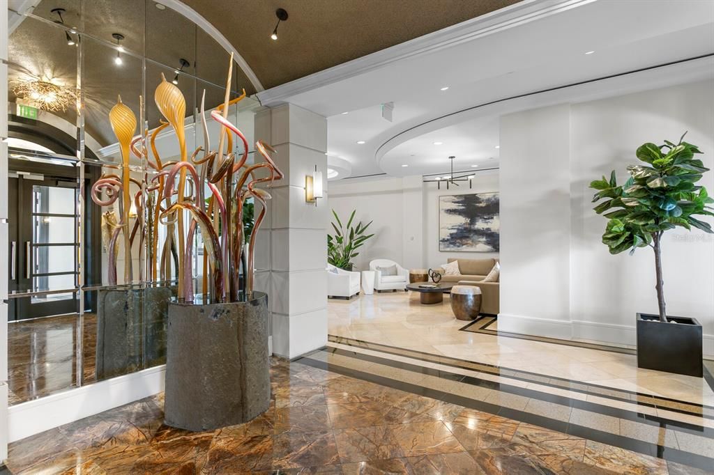 Activo con contrato: $1,295,000 (3 camas, 2 baños, 2000 Pies cuadrados)
