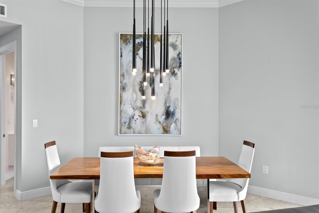 Activo con contrato: $1,295,000 (3 camas, 2 baños, 2000 Pies cuadrados)