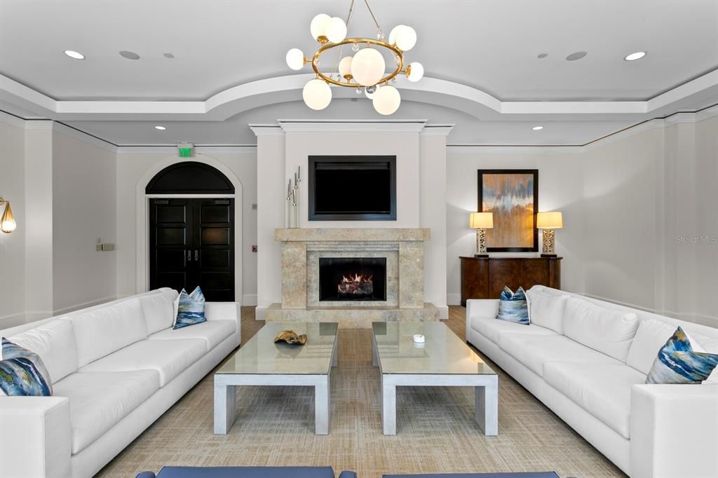 Activo con contrato: $1,295,000 (3 camas, 2 baños, 2000 Pies cuadrados)