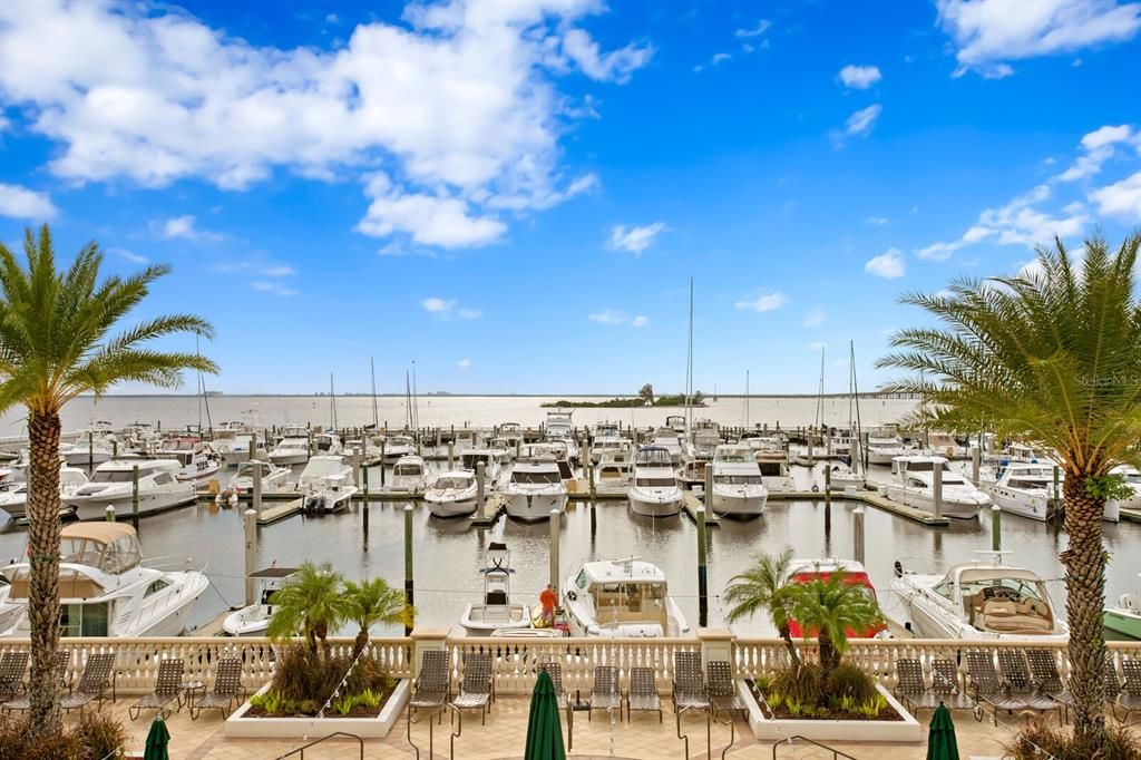 Activo con contrato: $1,295,000 (3 camas, 2 baños, 2000 Pies cuadrados)