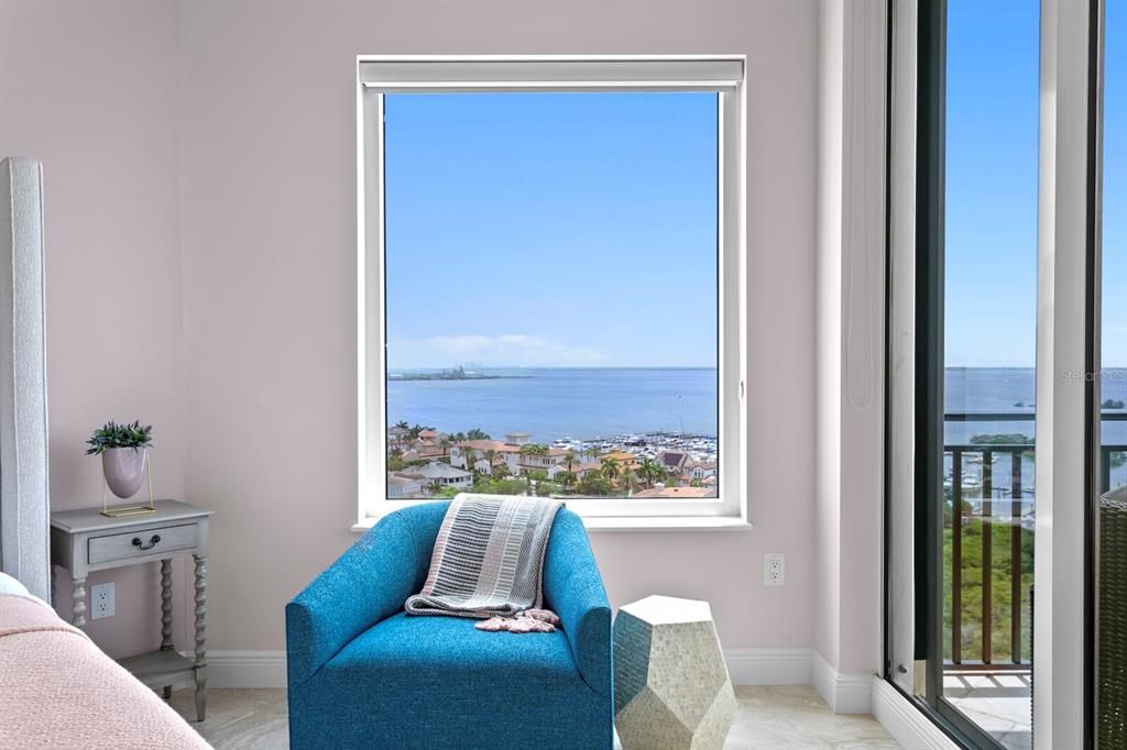 Activo con contrato: $1,295,000 (3 camas, 2 baños, 2000 Pies cuadrados)