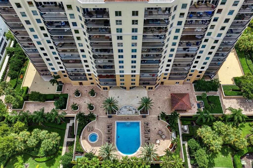 Activo con contrato: $1,295,000 (3 camas, 2 baños, 2000 Pies cuadrados)