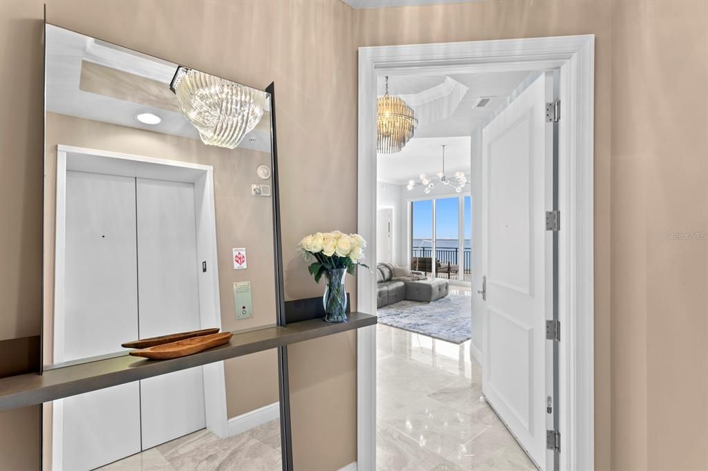 Activo con contrato: $1,295,000 (3 camas, 2 baños, 2000 Pies cuadrados)