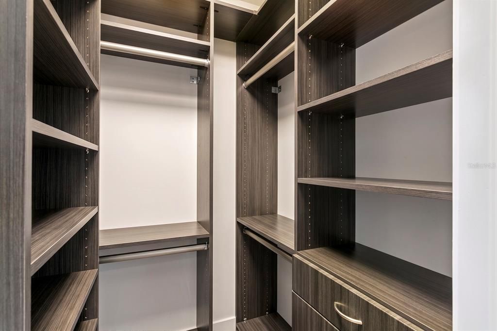 Activo con contrato: $1,295,000 (3 camas, 2 baños, 2000 Pies cuadrados)