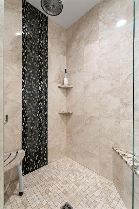 Activo con contrato: $1,295,000 (3 camas, 2 baños, 2000 Pies cuadrados)