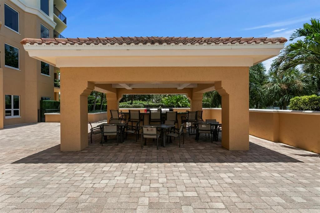 Activo con contrato: $1,295,000 (3 camas, 2 baños, 2000 Pies cuadrados)