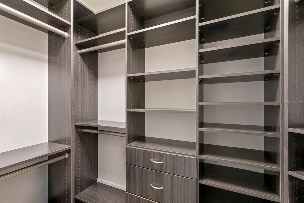 Activo con contrato: $1,295,000 (3 camas, 2 baños, 2000 Pies cuadrados)