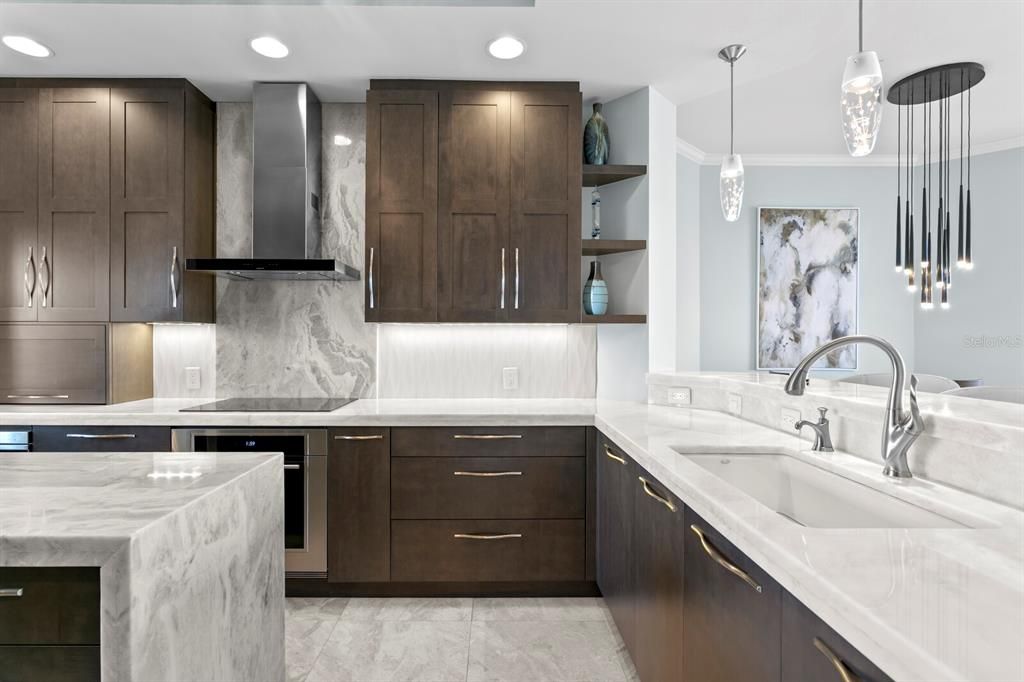 Activo con contrato: $1,295,000 (3 camas, 2 baños, 2000 Pies cuadrados)