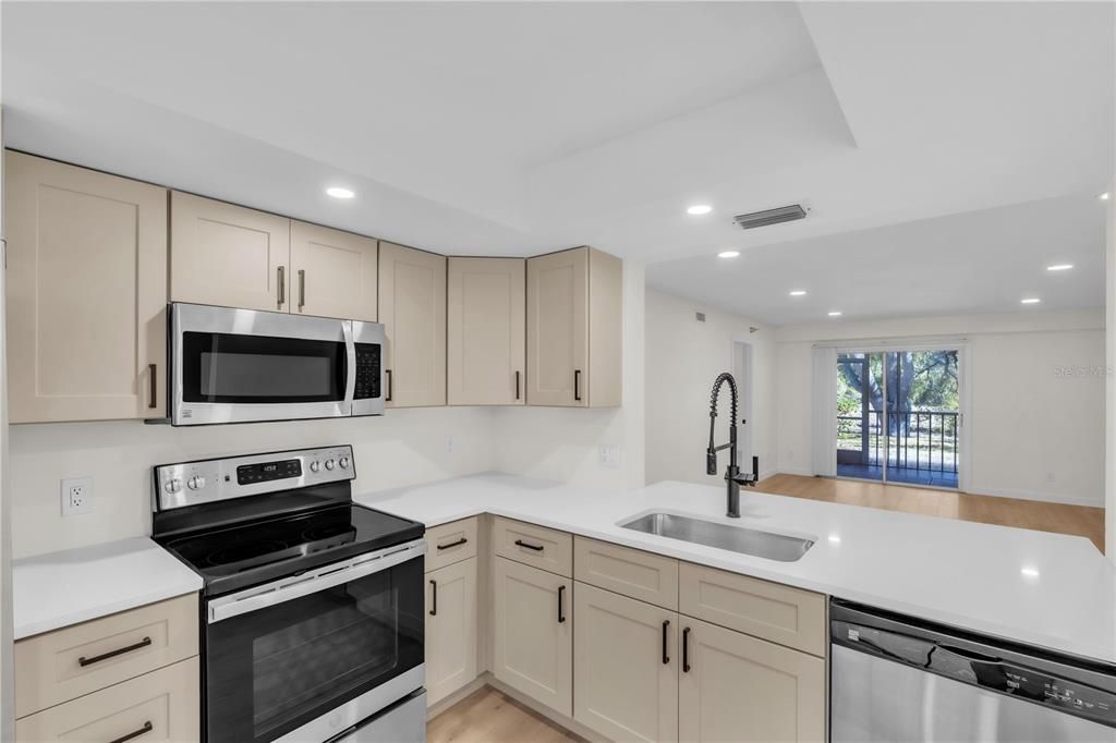 En Venta: $205,000 (2 camas, 2 baños, 1042 Pies cuadrados)