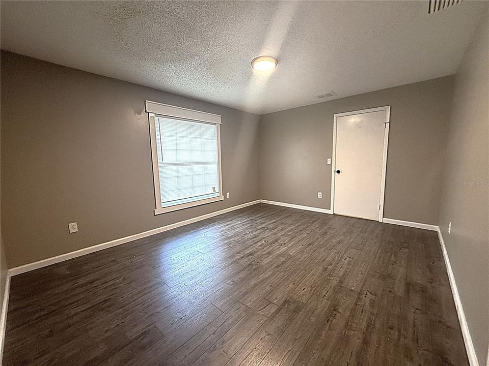 В аренду: $2,600 (4 спален, 2 ванн, 1820 Квадратных фут)
