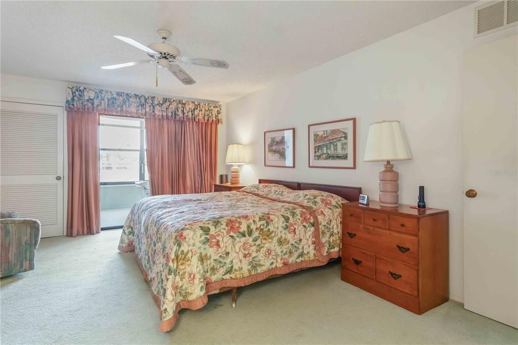 For Sale: $200,000 (2 beds, 2 baths, 1711 Square Feet)