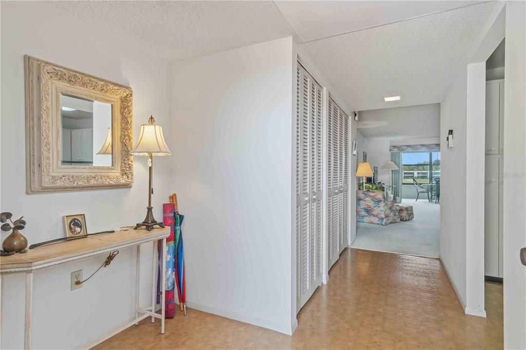 For Sale: $200,000 (2 beds, 2 baths, 1711 Square Feet)