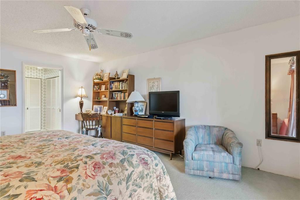 For Sale: $200,000 (2 beds, 2 baths, 1711 Square Feet)