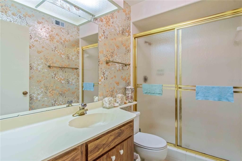 For Sale: $200,000 (2 beds, 2 baths, 1711 Square Feet)