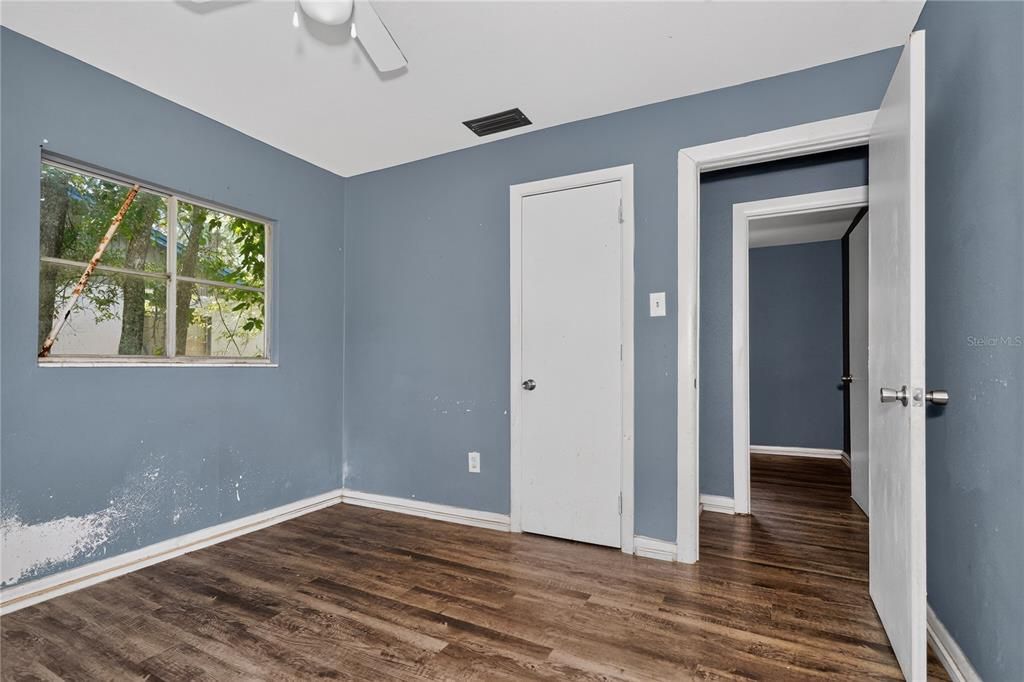 For Sale: $125,000 (3 beds, 1 baths, 1062 Square Feet)