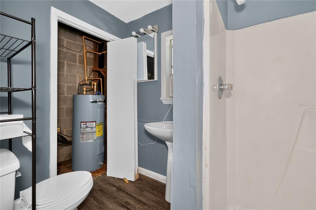 For Sale: $125,000 (3 beds, 1 baths, 1062 Square Feet)