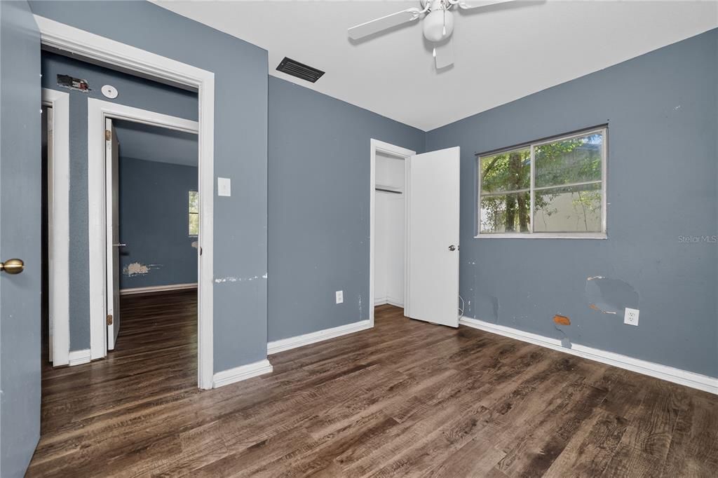 For Sale: $125,000 (3 beds, 1 baths, 1062 Square Feet)