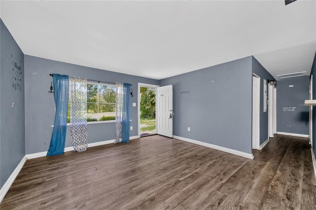 For Sale: $125,000 (3 beds, 1 baths, 1062 Square Feet)