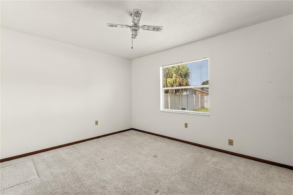 For Sale: $270,000 (3 beds, 2 baths, 1986 Square Feet)
