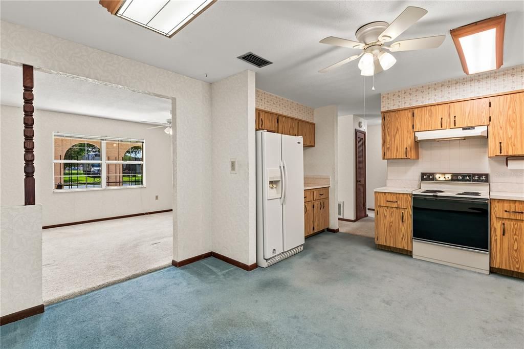 For Sale: $270,000 (3 beds, 2 baths, 1986 Square Feet)