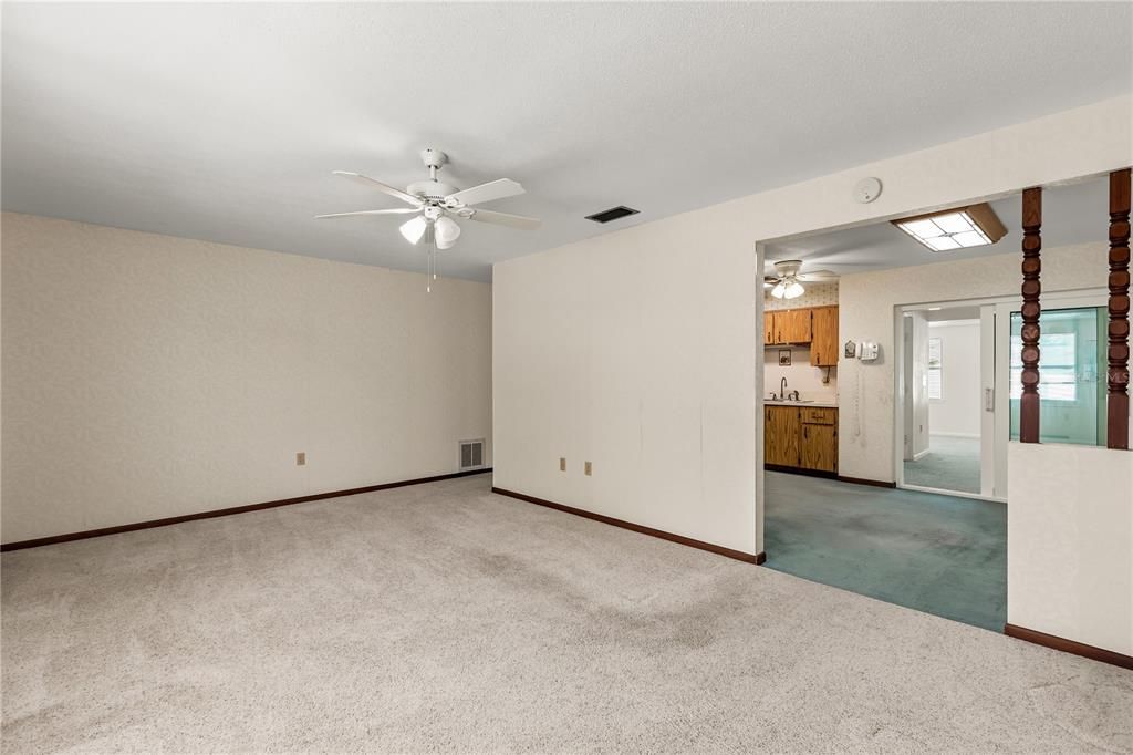 For Sale: $270,000 (3 beds, 2 baths, 1986 Square Feet)