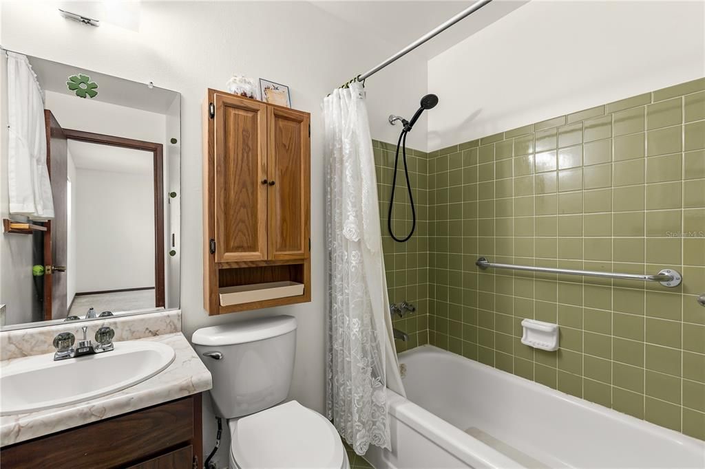 For Sale: $270,000 (3 beds, 2 baths, 1986 Square Feet)