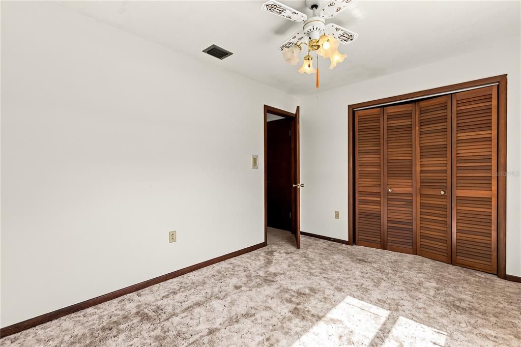 For Sale: $270,000 (3 beds, 2 baths, 1986 Square Feet)