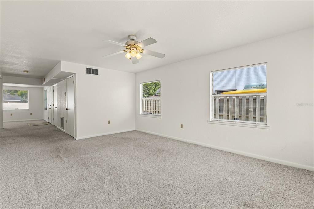 For Sale: $270,000 (3 beds, 2 baths, 1986 Square Feet)