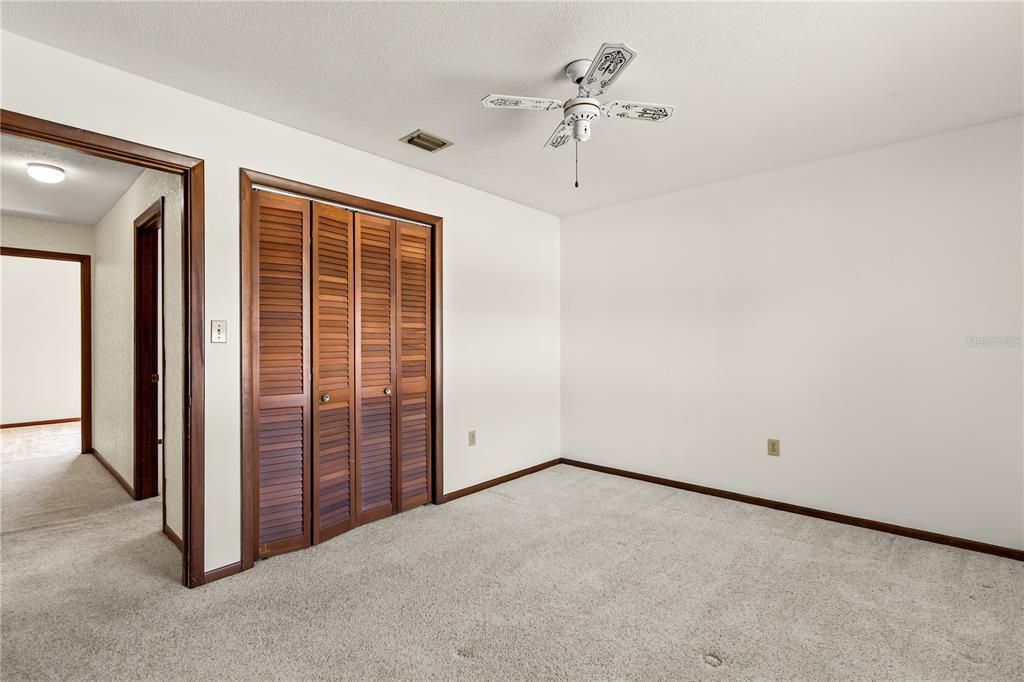 For Sale: $270,000 (3 beds, 2 baths, 1986 Square Feet)