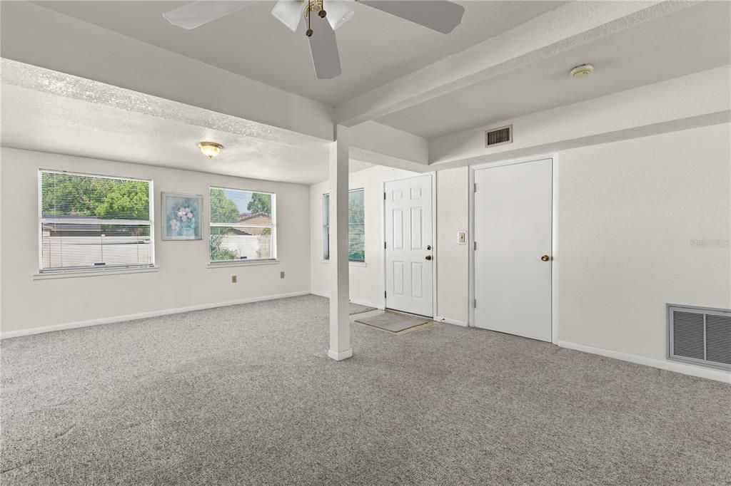 For Sale: $270,000 (3 beds, 2 baths, 1986 Square Feet)
