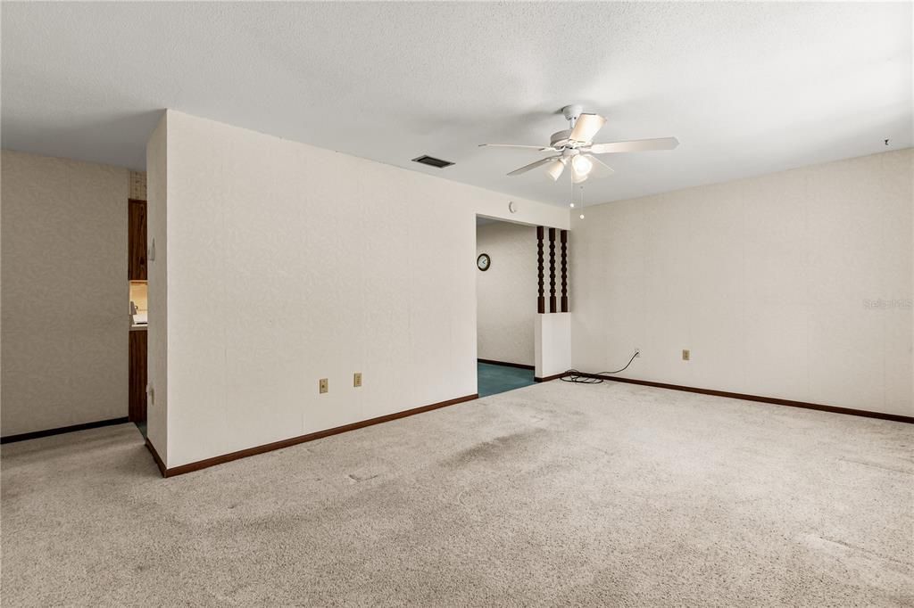 For Sale: $270,000 (3 beds, 2 baths, 1986 Square Feet)