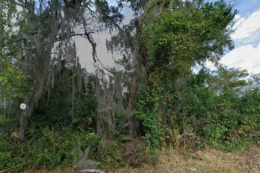 待售: $95,000 (0.14 acres)