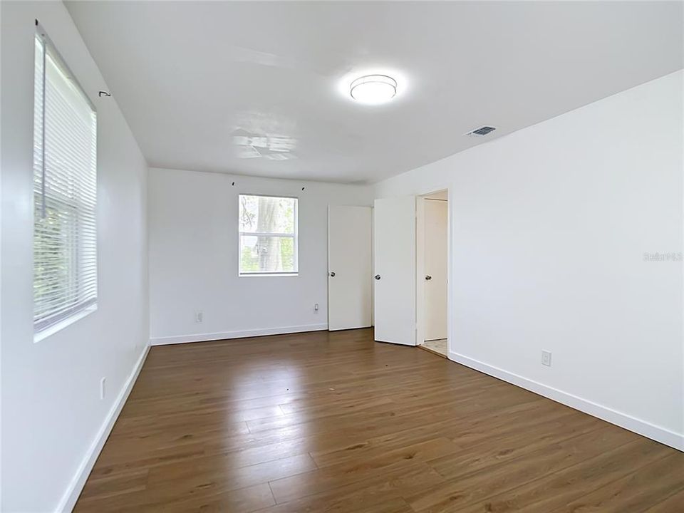En Renta: $2,500 (5 camas, 3 baños, 2237 Pies cuadrados)