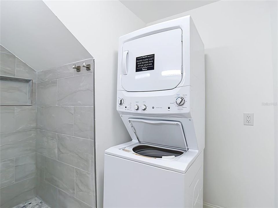 En Renta: $2,500 (5 camas, 3 baños, 2237 Pies cuadrados)