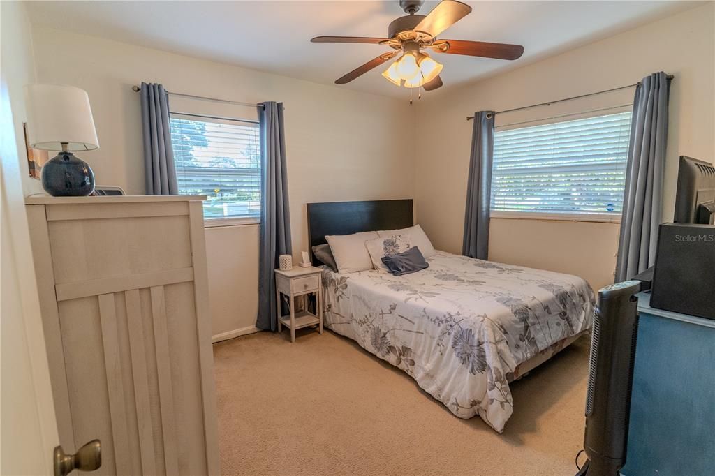 Activo con contrato: $325,000 (4 camas, 3 baños, 1438 Pies cuadrados)