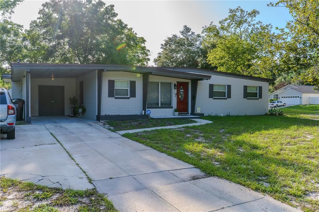 Activo con contrato: $325,000 (4 camas, 3 baños, 1438 Pies cuadrados)