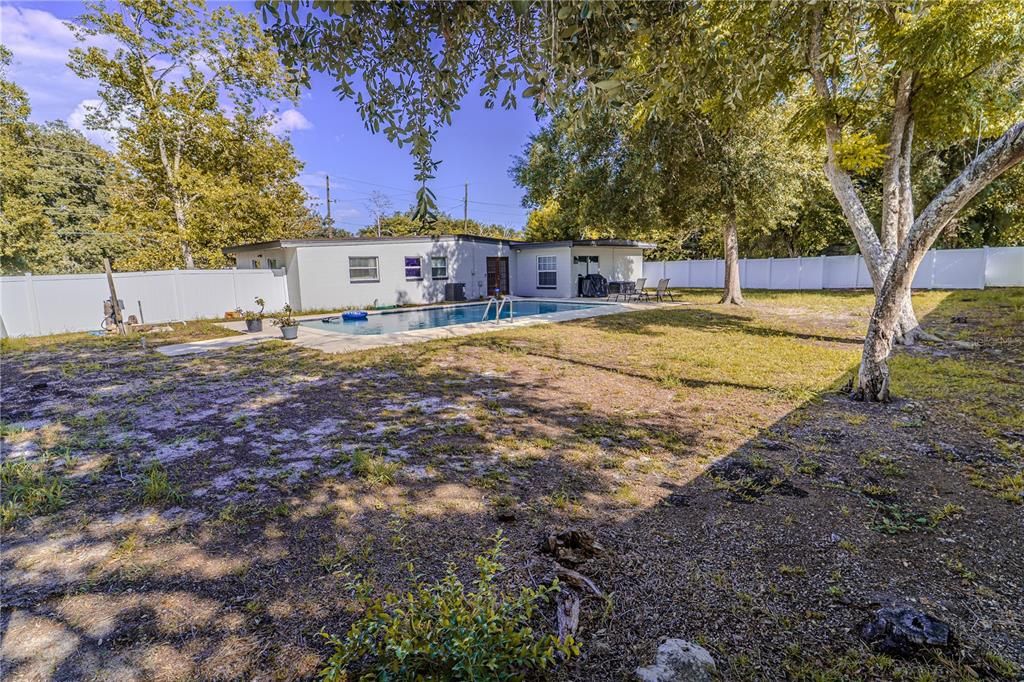Activo con contrato: $325,000 (4 camas, 3 baños, 1438 Pies cuadrados)